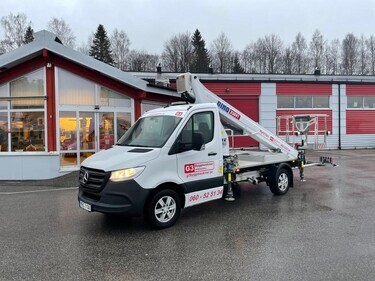 Nu har vi två billiftar i hyrparken, Dino 230VT